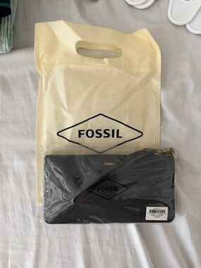 Fossil Black Logan Wallet with Gold-Tone Zip Accents